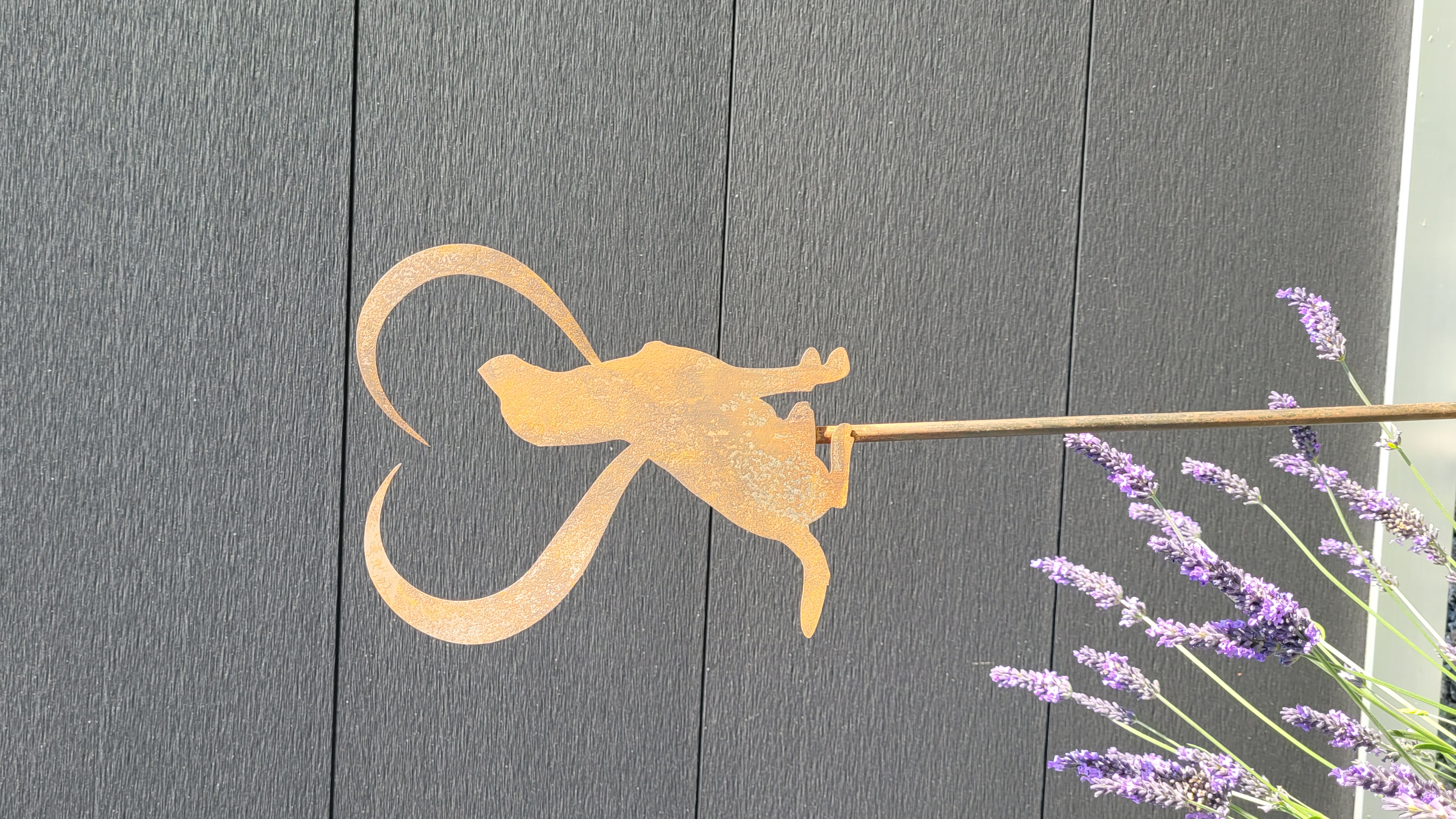 Gartenstecker „Hund mit Herz"